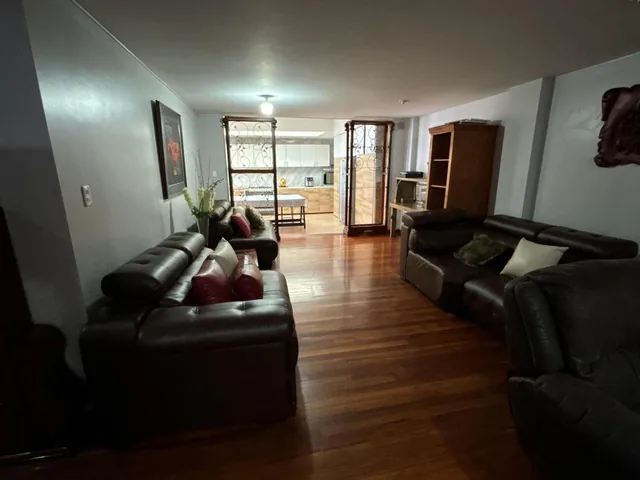 Venta de Oportunidad Amplio Departamento con Ampliacion de La Cocina Sector Mastodontes Carcelen — imagen 5