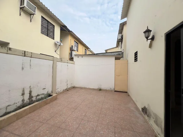 Vendo Casa de Dos Plantas de 3 Dorm. en Urbanización Volare. Av León Febres Cordero, Guayas — imagen 2