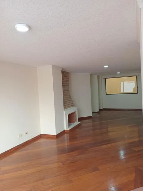 Venta Departamento Urb. Mastodontes. Norte Quito — imagen 4