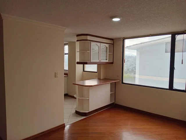 Venta Departamento Urb. Mastodontes. Norte Quito — imagen 2