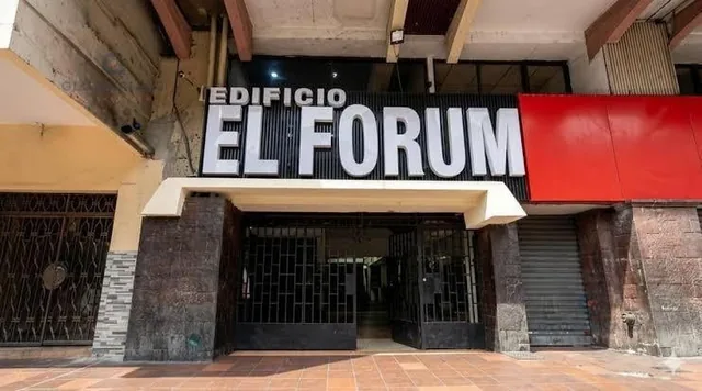 Venta de Suite Piso 6 Edificio El Forum, Centro Wyr, Guayas — imagen 2