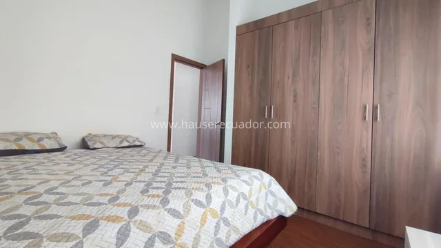 Parque, Jardín y Una Casa No Adosada en Venta. Una Combinación Difícil de Encontrar en La Armenia. Provincia de Pichincha — imagen 3