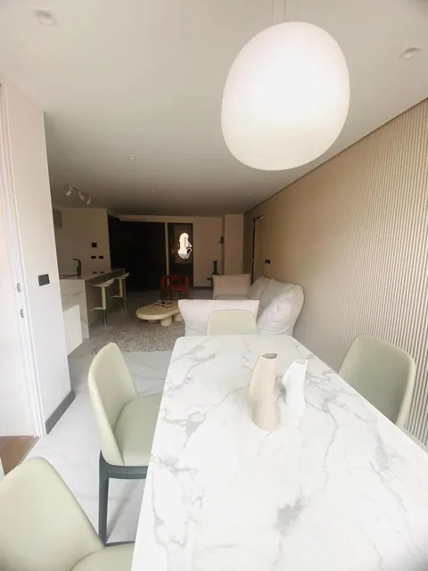 Ira Venta Suite con Balcon en González Suárez — imagen 2
