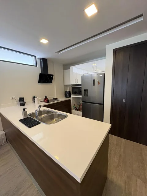 Ira Venta Suite con Patio Sector González Suárez. Provincia de Pichincha — imagen 4