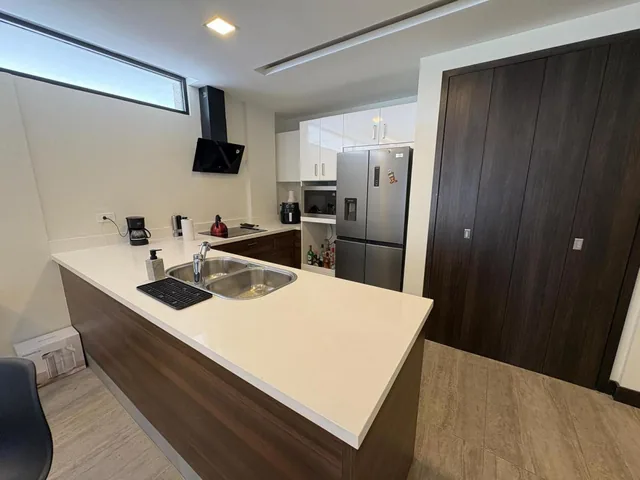 Ira Venta Suite con Patio Sector González Suárez. Provincia de Pichincha — imagen 3
