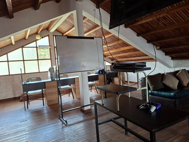 1.000 m² Sangolquí - Casa Rústica + Aulas/vestidores - Renta $1.200 — imagen 4