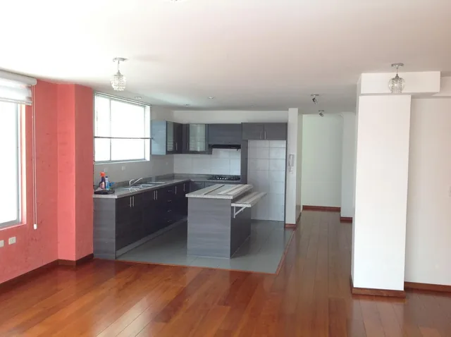 Venta Oportunidad Departamento 120 m² de 3 Dorm. Urb. El Condado — imagen 3