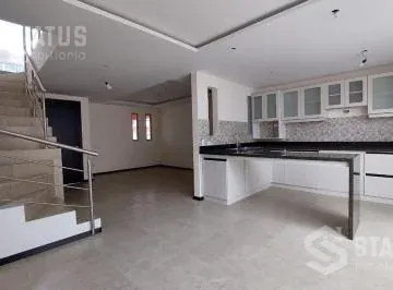 Venta de Casa en Conocoto - Conjunto con Piscina — imagen 3