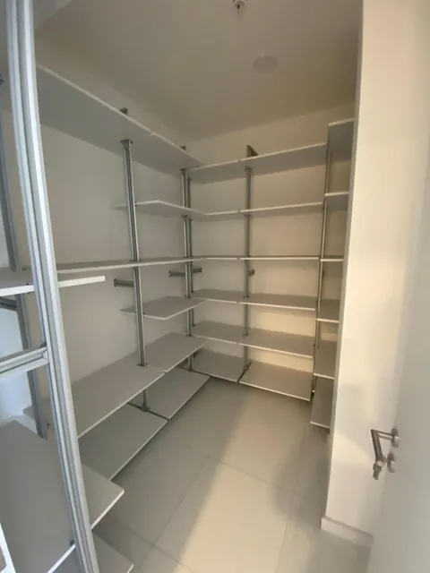 Hermoso Penthouse de Lujo! Sector Gonzales Suarez — imagen 4