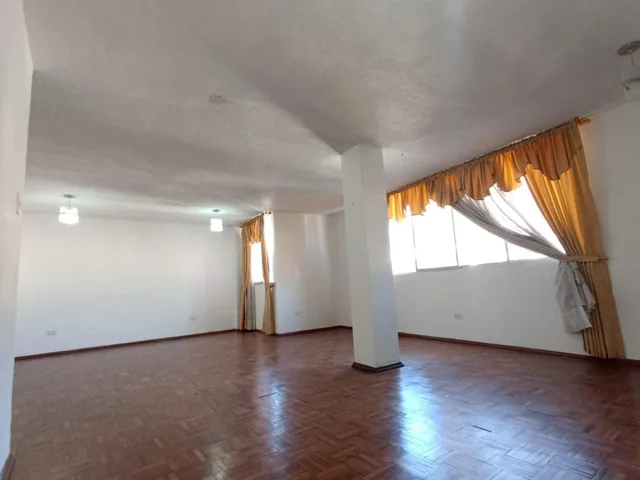 La Prensa - Vendo Amplio Departamento 3 Dorm. 104 m² Tercer Piso 1 Parqueadero y Bodega — imagen 3