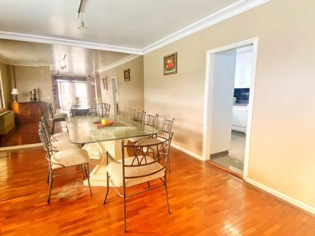Vendo Muy Amplio Departamento en Urdesa Central, Guayas — imagen 2