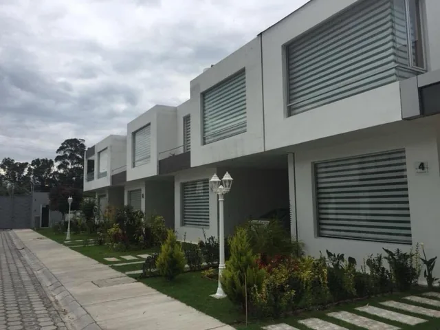 Casa - Tumbaco Sector La Cerámica Amplio Terreno de 491 m, 267 m de Construcción — imagen 3