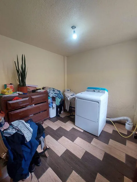 Casa de 2 Pisos + Terraza, El Conde 3 — imagen 2