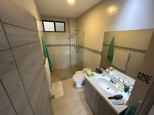 Departamento de 165 m² con 3 Habitaciones en Venta Sur de Playas, Guayas — imagen 2
