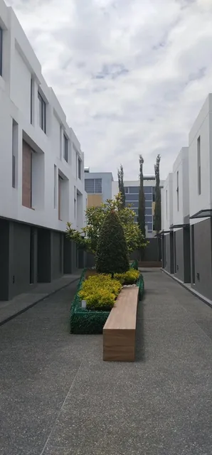 Santa Lucía, Norte de Quito, Vendo Casa Estrenar 153 m², Jardín20 m², 2 Garajes, Bodega, 3 Dormitorio — imagen 5
