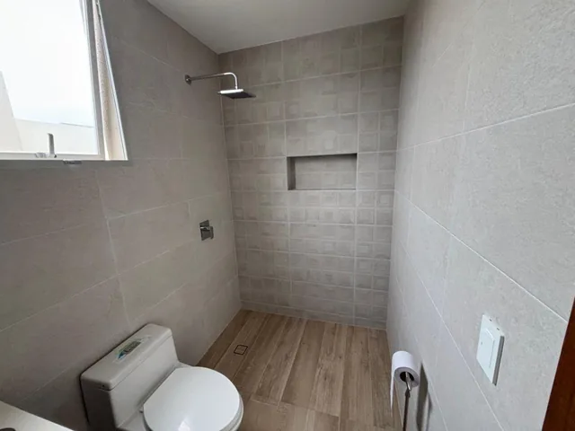 En Venta Casa de Tres Dorm. en Urbanizacion 164 m² - Puembo — imagen 3