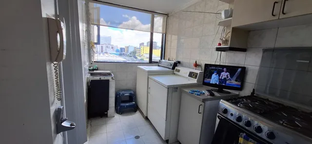 Vendo Dpto 2 Dorm., 2 Baños, Parqueo y Bodega — imagen 3