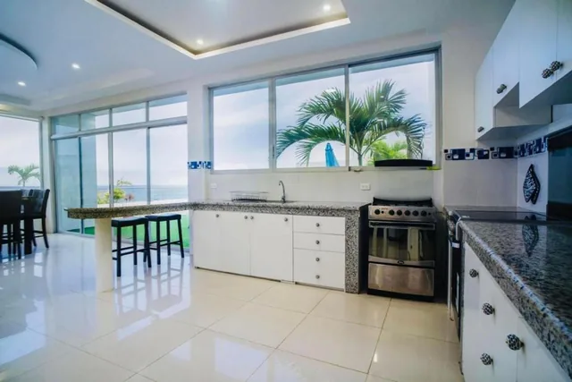 Casa de Venta en Urbanizacion Privada Manta Manabí Bl, Manabí — imagen 2
