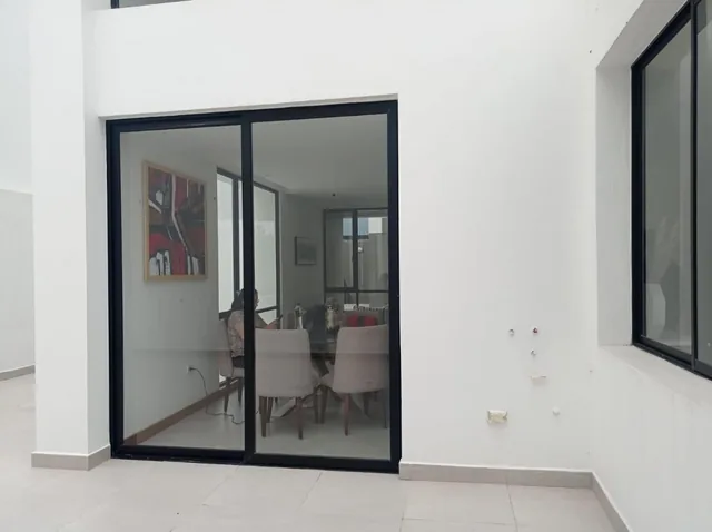 Casa 3 Niveles: 3 Hab + Cocina Americana + Jardín Privado — imagen 4