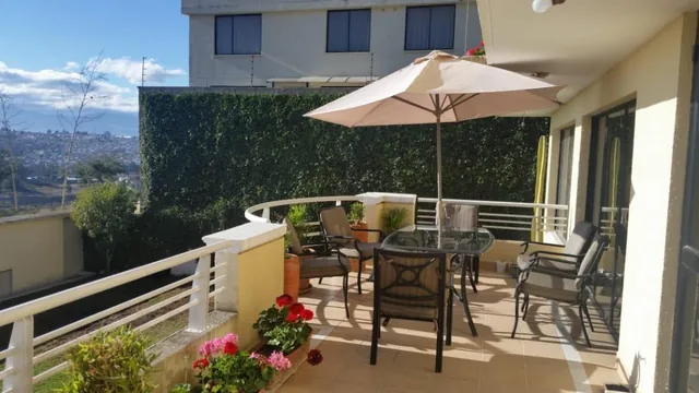 Hermosa Casa de Venta Independiente Urb. Mastodontes Norte de Quito — imagen 5
