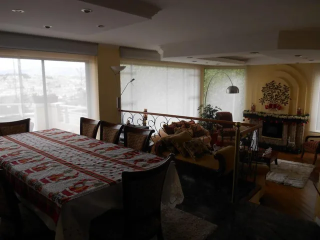 Hermosa Casa de Venta Independiente Urb. Mastodontes Norte de Quito — imagen 2