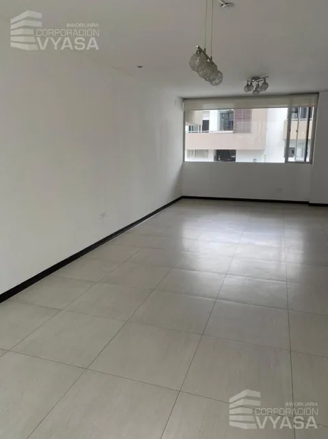 Cumbayá - Yanazarapata, Casa Dentro de Conjunto en Venta de 150 m² de 3 Dorm. — imagen 2