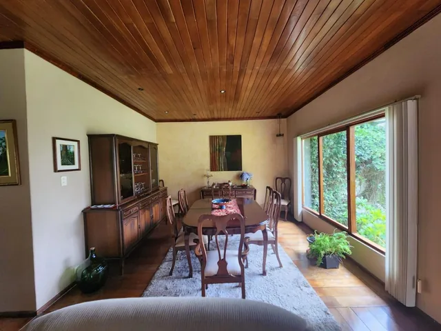 En San Joaquín Casa Tipo Villa en Venta Sector Tenis Club, Azuay — imagen 4