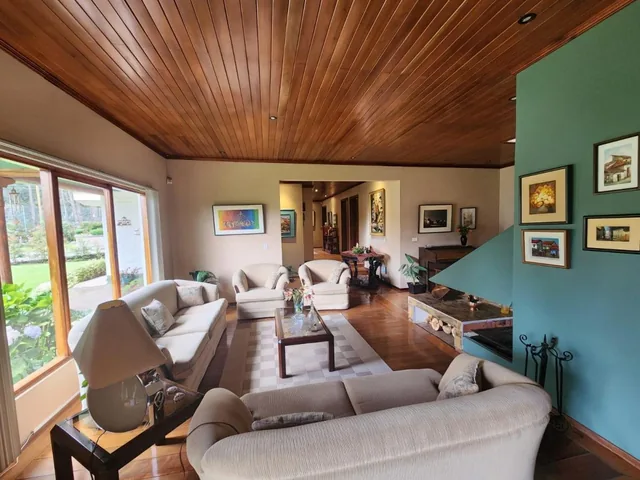 En San Joaquín Casa Tipo Villa en Venta Sector Tenis Club, Azuay — imagen 2