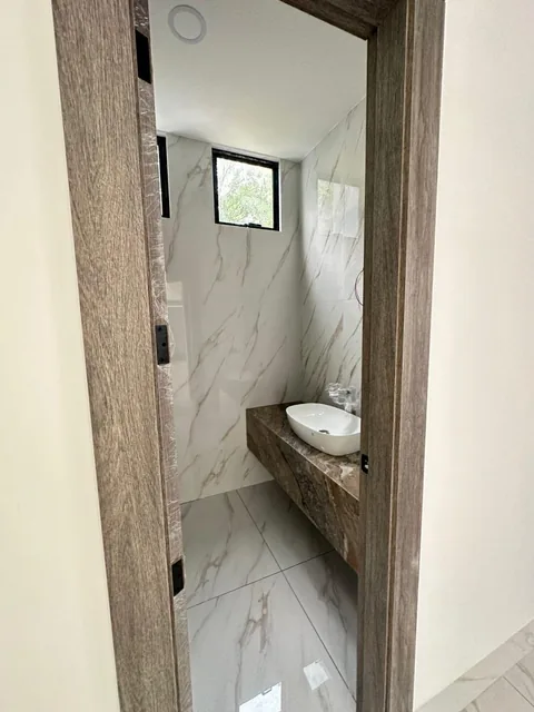 Casa en Venta (Incluye Piscina), Blue Bay - Isla Mocoli - Samborondon, Guayas — imagen 4