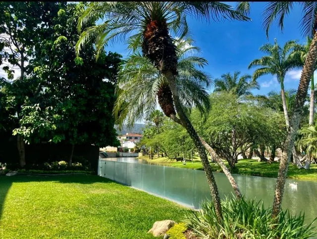 Laguna Club Moderna Casa en Alquiler y Venta con Piscina, 4 Dorm., Guayas — imagen 3
