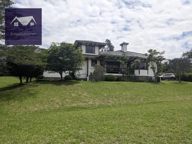 Hermosa Casa de Venta en Tumbaco, Terreno de 2.500 m², Urbanización — imagen 4