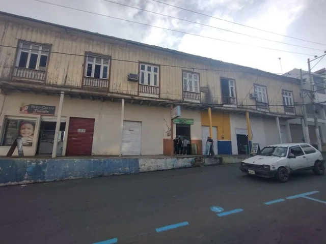 Casa con Locales Comerciales de Venta en Manta Ag, Manabí — imagen 2