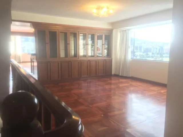 Penthouse Triplex en Av Los Shyris Frente Al Parque La Carolina — imagen 4