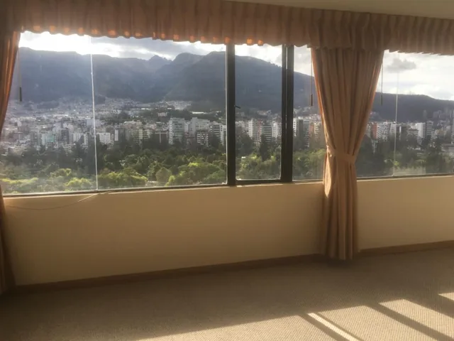 Penthouse Triplex en Av Los Shyris Frente Al Parque La Carolina — imagen 2