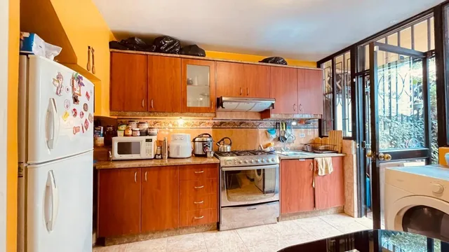 Venta de Casa de 3 Dorm. con Patio, Sector Carretas — imagen 2