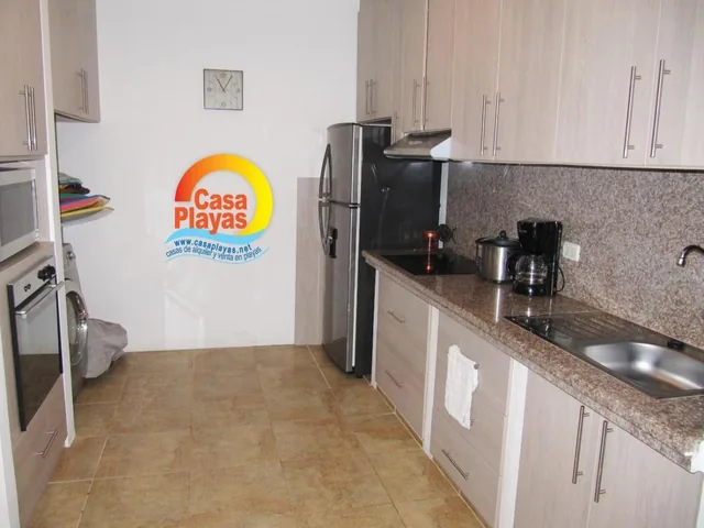 Departamento Frente Al Mar de Venta en Playas Villamil, Via a Data Km 3, Guayas — imagen 4