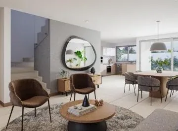 Hermosa Casa de Venta Cerca del Parque Central de Puembo! — imagen 4
