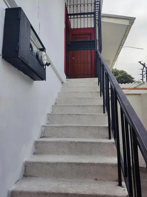 Urdesa Central Vendo. Primer Piso Alto. Tres Dorm., Guayas — imagen 4