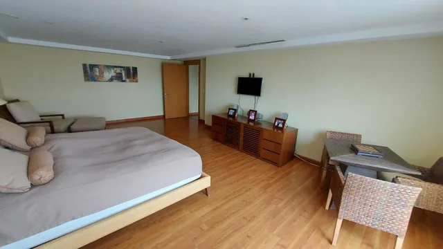 Hilton Colon, Alquilo/vendo Lujoso Departamento de Oportunidad 3 Dorm., Guayas — imagen 4