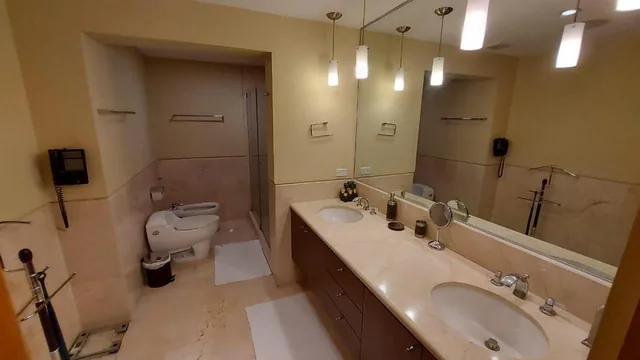 Hilton Colon, Alquilo/vendo Lujoso Departamento de Oportunidad 3 Dorm., Guayas — imagen 2