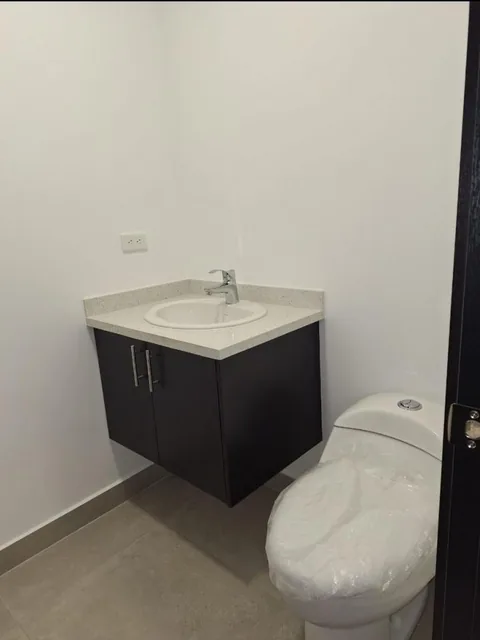 Se Vende Departamento Sector Monteserrin — imagen 2