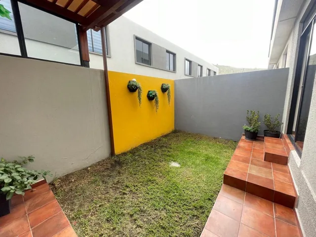 Casa de Venta en El Sector La Mitad del Mundo de 98 m Mas Patio Privado — imagen 4