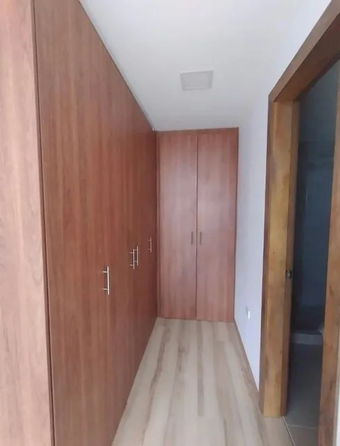 Amplio Departamento de 3 Dorm. en La Kennedy — imagen 4