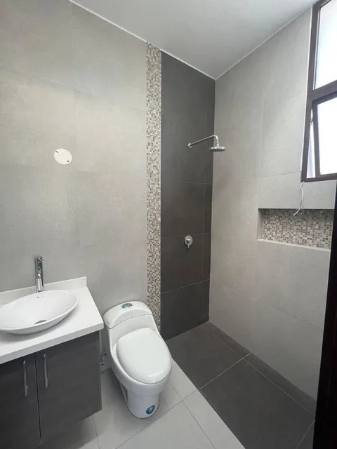 Casa de 250 m² con 3 Dorm. en Venta en Cumbayá — imagen 5