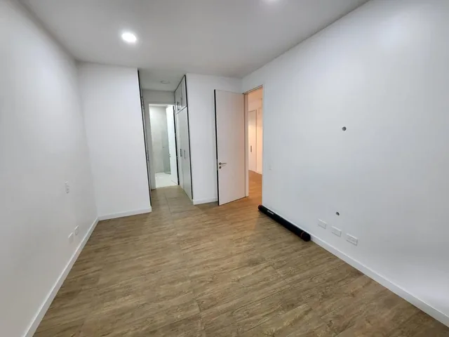 Vendo Espectacular Departamento de 3 Dorm. en Cumbayá — imagen 5