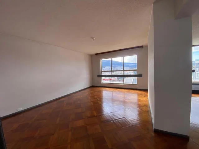 Casa con Ubicacion Estrategica a La Venta. Provincia de Pichincha — imagen 2