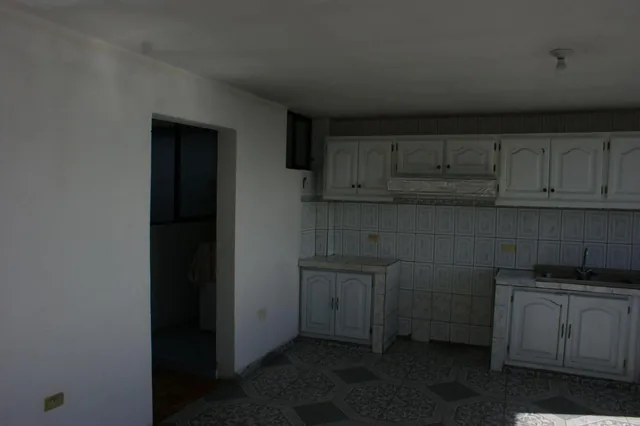 Casa - Rentera - Sur - Quito - Venta - Ecuatoriana — imagen 2