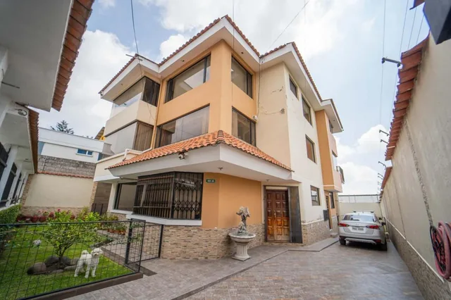 Casa en Venta 444 m² San Isidro del Inca - Buenos Aires — imagen 5