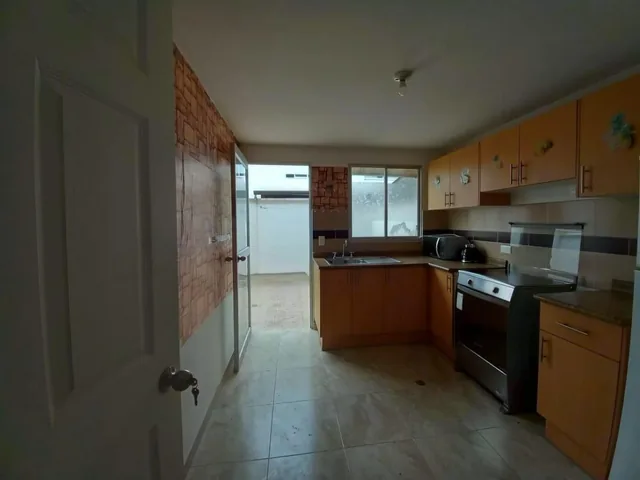 Casa en Venta 98 M²/ Pomasqui/ Conjunto Villa Palermo — imagen 2