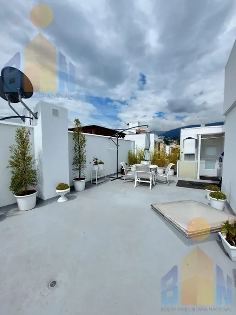 Vendo Casa en Urbanizacion 2 Departamentos Cumbaya Paseo San Francisco Usf — imagen 5